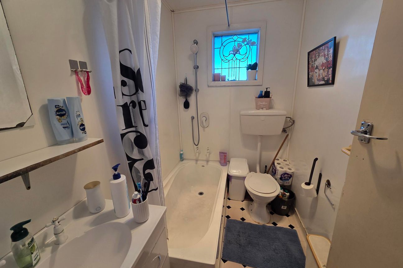 Investment Opportunity - 4 x 2-Bedroom Flats - Widok 5