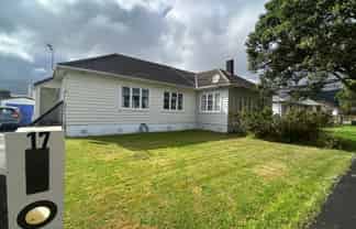 17 Mitchell Street, Epuni