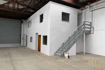1,202M² HIGH-STUD WAREHOUSE
