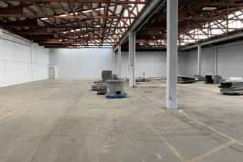 1,202M² HIGH-STUD WAREHOUSE
