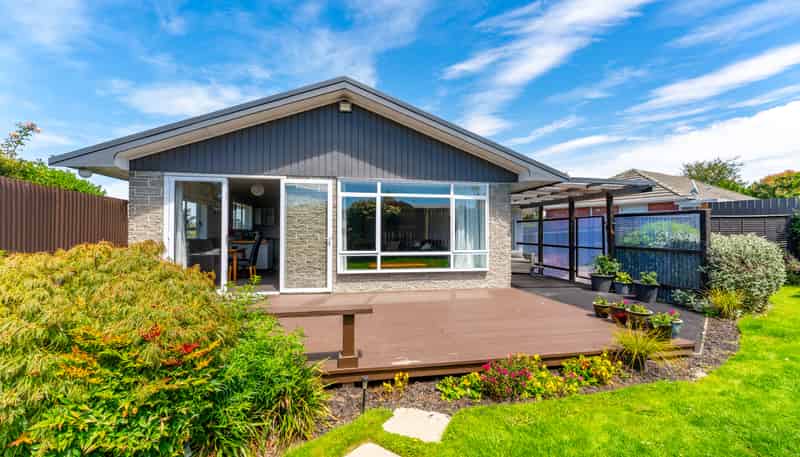 46 Pages Road, Marchwiel