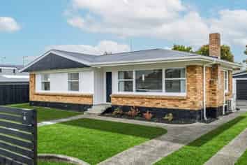 73 Lewis Street, Glenview