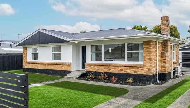 73 Lewis Street, Glenview