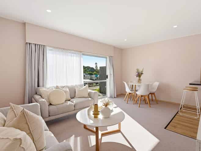 73A Great North Road, Saint Johns Hill