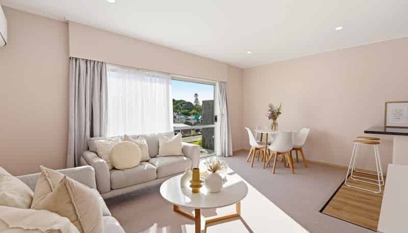 73A Great North Road, Saint Johns Hill