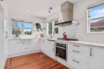 31 Preston Avenue, Mount Albert