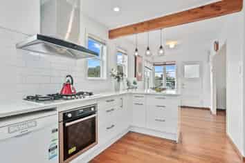 31 Preston Avenue, Mount Albert