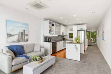 S209/326 Evans Bay Parade, Hataitai