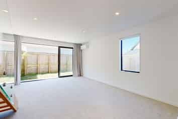 9/166 Queens Drive , Lyall Bay