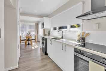 2 Werrina Crescent, Mangakakahi