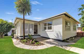 2 Werrina Crescent, Mangakakahi