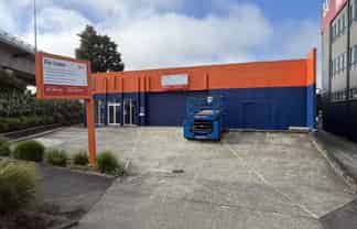 Premium Corner Profile Showroom/Retail