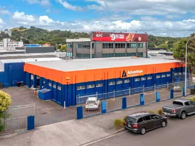 Premium Corner Profile Showroom/Retail