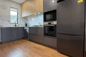 4/11 Camp Road, Mount Wellington