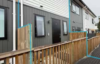 4/11 Camp Road, Mount Wellington