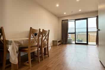 4/11 Camp Road, Mount Wellington