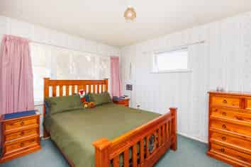 17 Sefton Avenue, Highbury