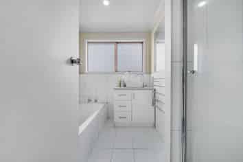 33 Catkin Crescent, Papatoetoe