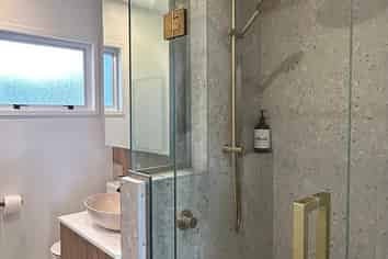 6/8 Harvey Place, St Heliers