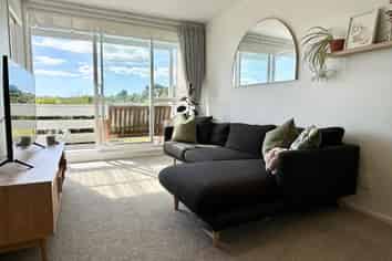 6/8 Harvey Place, St Heliers