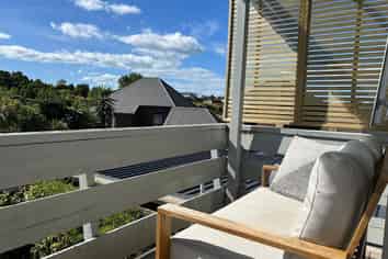 6/8 Harvey Place, St Heliers