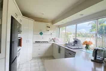 59 Bob Charles Drive, Golflands