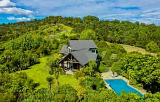 187 Bayer Road, Waiwera