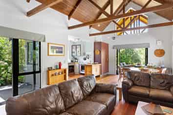 187 Bayer Road, Waiwera