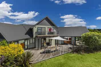 187 Bayer Road, Waiwera