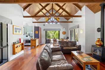 187 Bayer Road, Waiwera