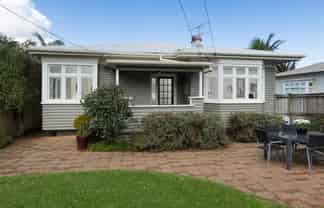 17  Hoheria Road, One Tree Hill