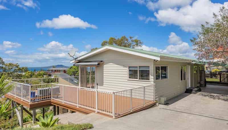 3 Dalmeny Close, Murrays Bay