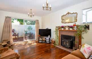 108 Broadway, Carterton