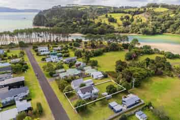 85 Oyster Drive, Cooks Beach