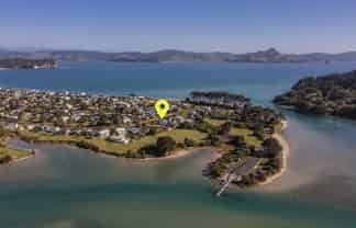 85 Oyster Drive, Cooks Beach