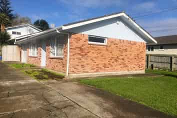 2/50 Pah Road, Papatoetoe