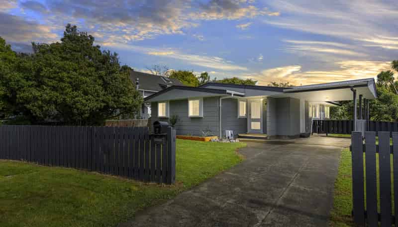 7 Dunsandel Grove, Silverstream