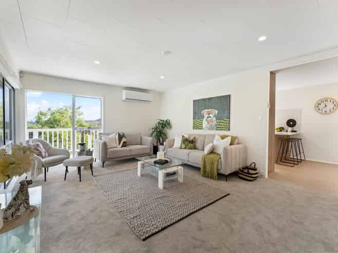 20 Rukumoana Place, Clendon Park