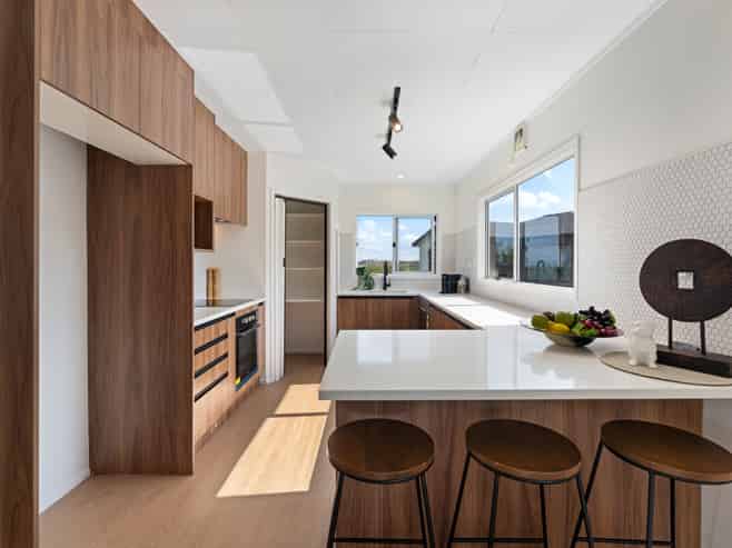 20 Rukumoana Place, Clendon Park