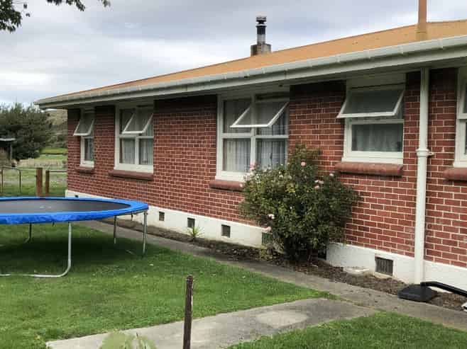 1854B State Highway 6, Renwick