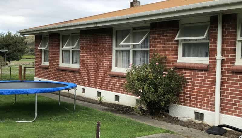 1854B State Highway 6, Renwick