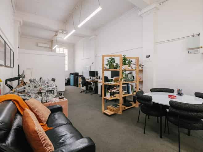 BOUTIQUE PARNELL IN GEORGE STREET - IMMACULATE