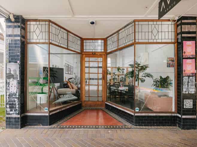 BOUTIQUE PARNELL IN GEORGE STREET - IMMACULATE