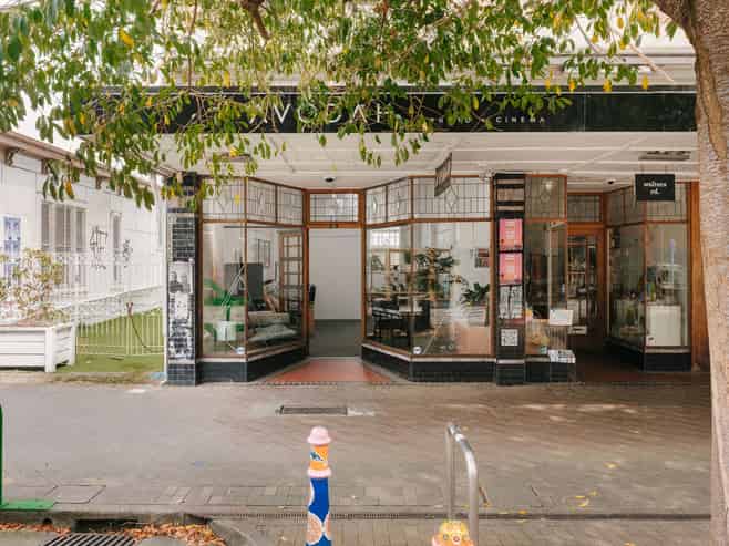 BOUTIQUE PARNELL IN GEORGE STREET - IMMACULATE