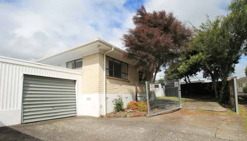 2/14 Taonui Street, Papakura