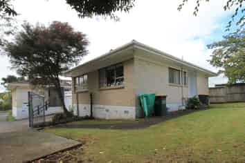 2/14 Taonui Street, Papakura