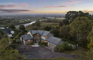 70 Waicola Drive, Fitzherbert