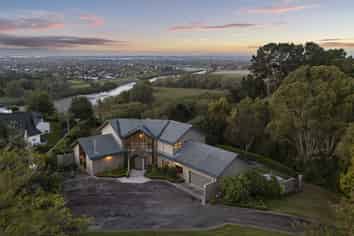 70 Waicola Drive, Fitzherbert