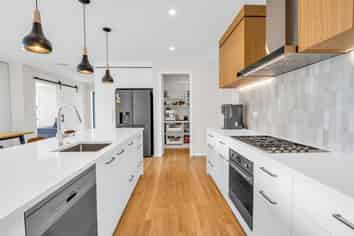 27 Coutts Way, Fitzherbert