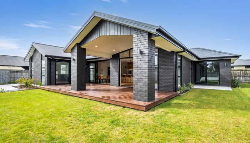 27 Coutts Way, Fitzherbert